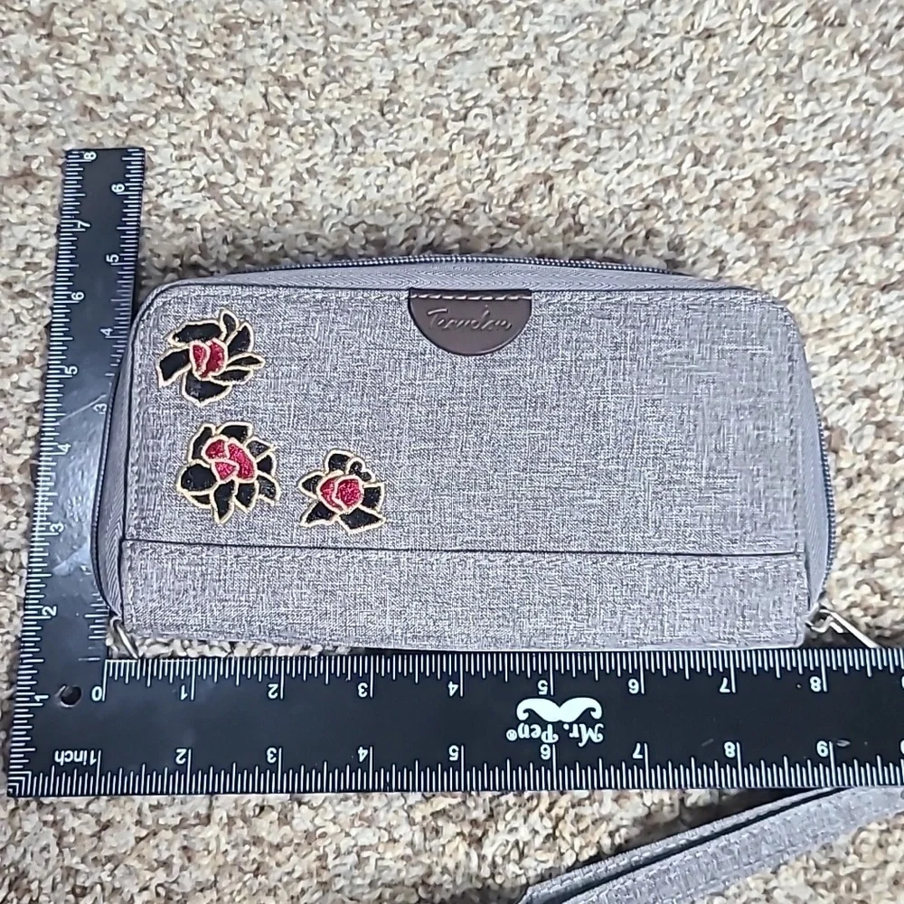 Travelon chic gray